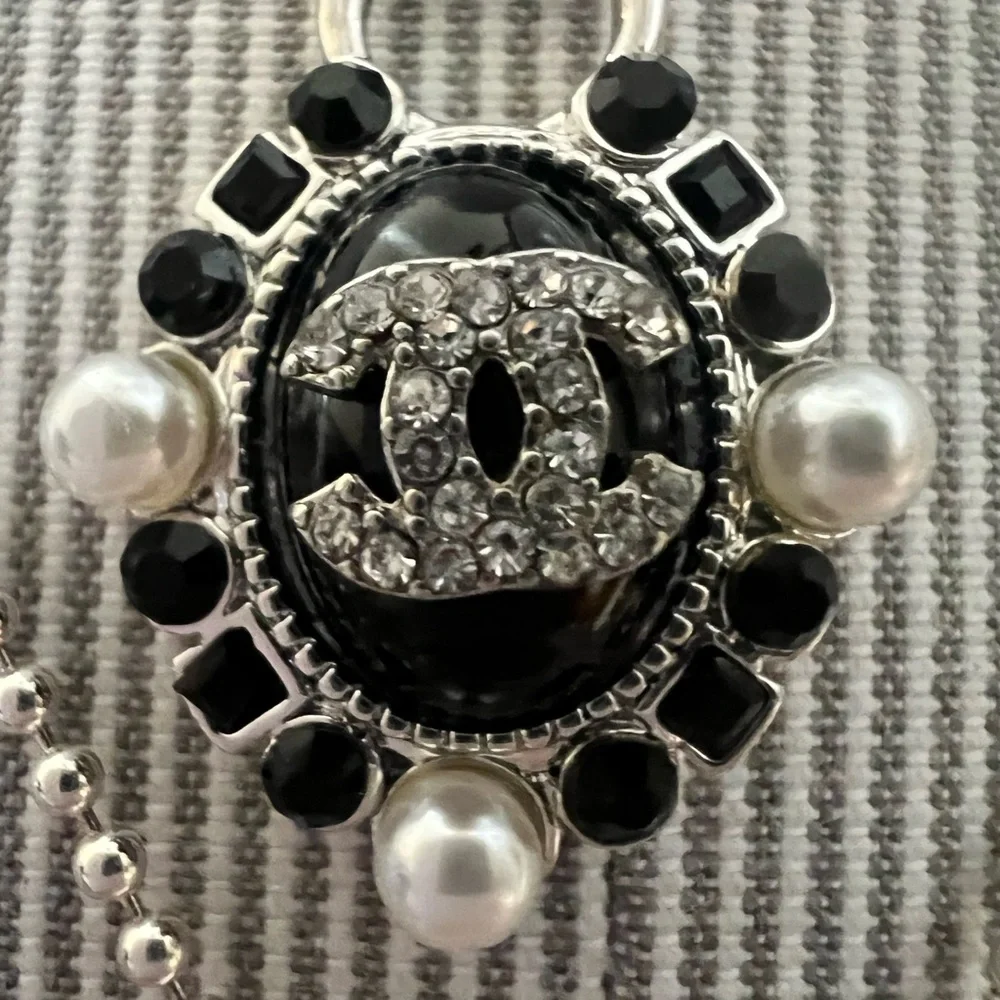 Black and Silver Pendant Necklace - Picture 2 of 3